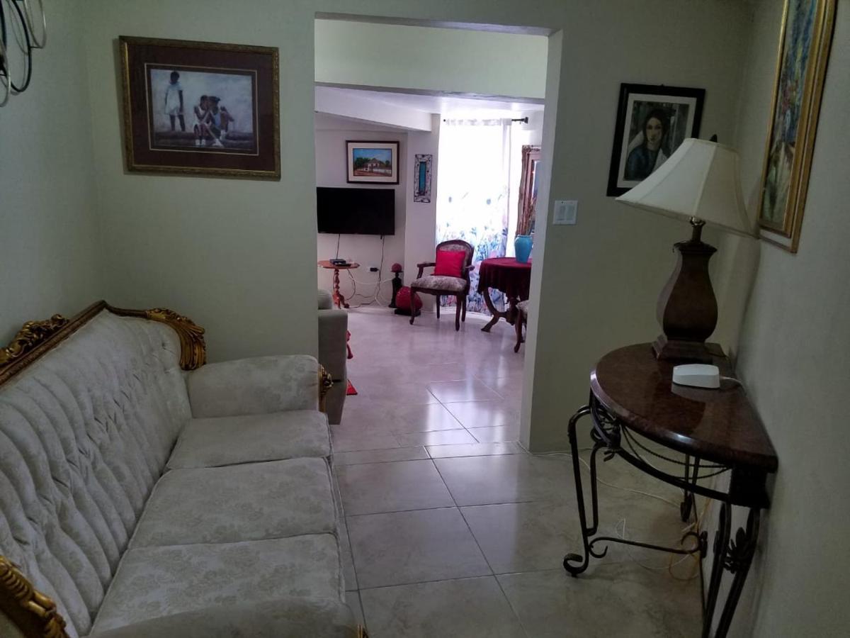 Bella Vista Vacation Apartment Teluk Montego Bagian luar foto