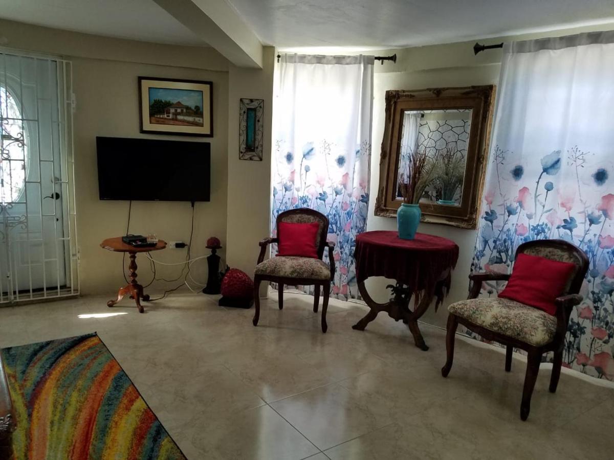 Bella Vista Vacation Apartment Teluk Montego Bagian luar foto
