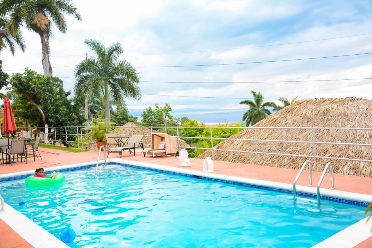 Bella Vista Vacation Apartment Teluk Montego Bagian luar foto